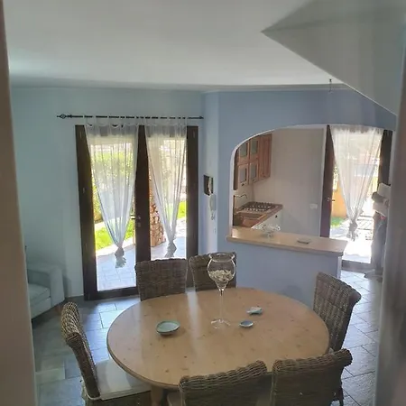 Villino Del Pepe Rosa Feriehus *