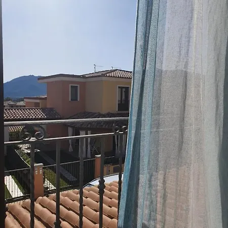 Villino Del Pepe Rosa Feriehus *